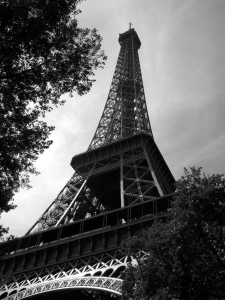 eiffel-tower-black-and-white-1377183-m